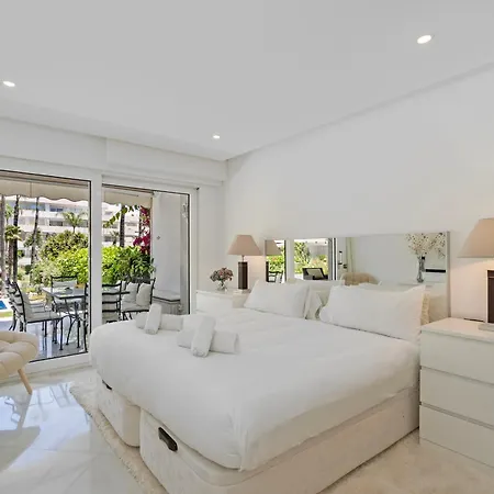 Apartment Beachfront Luxury With Private Pool *
