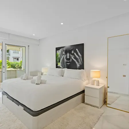 Beachfront Luxury With Private Pool Apartment *
