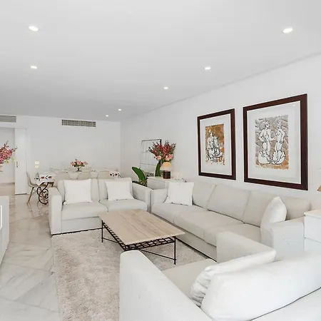 Beachfront Luxury With Private Pool Apartment *
